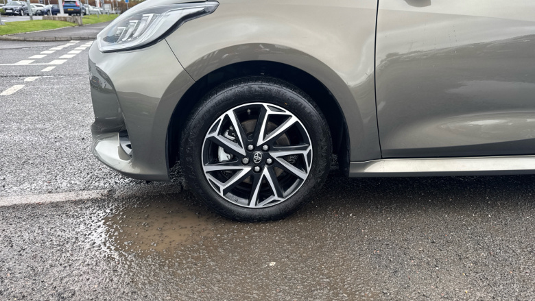 Toyota Yaris 1.5 Hybrid Design 5dr CVT Hybrid Hatchback